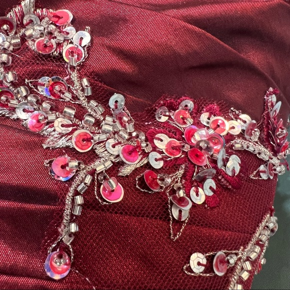 Exquisite, Tiffany, embellished,strapless mermaid formal ball gown. 12 runs sm. - Picture 12 of 14